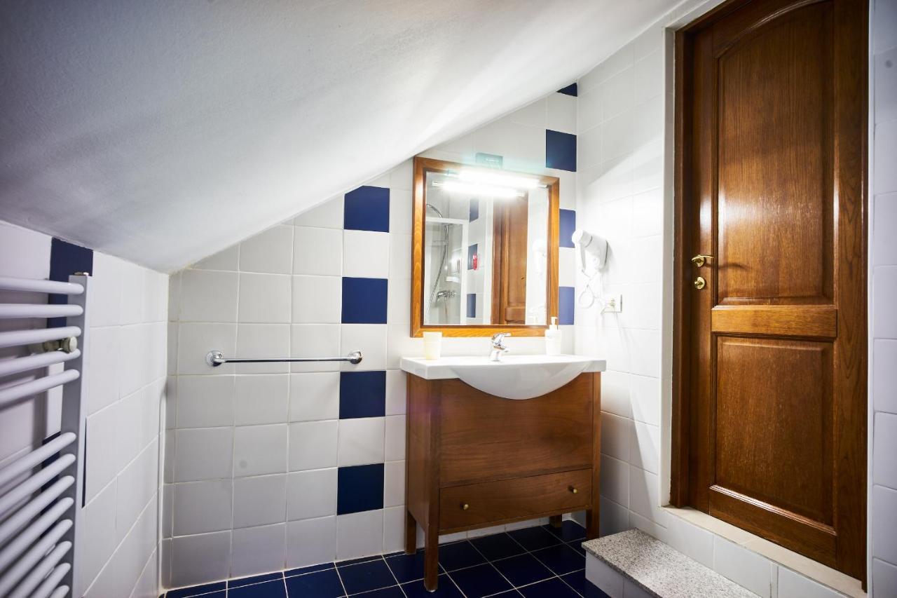 Cozy Attic Room V Bucharest Exterior photo